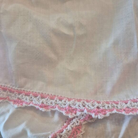 Pillowcases (2), White Cotton, Vintage Pink Variegated Crochet Cross Stitch Star - Picture 9 of 14
